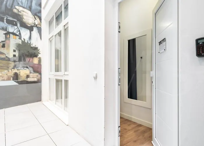 The Ceramics Picasso-inspired Rems Apartamento *